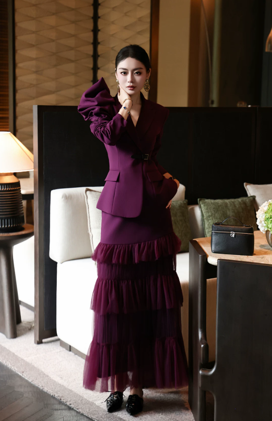 2027 Spring/Fall Trendy Women's Business Co-ord Set — Design-Led Blazer with Flowing Long Tulle Skirt, Elegant Two-Piece Office Suit