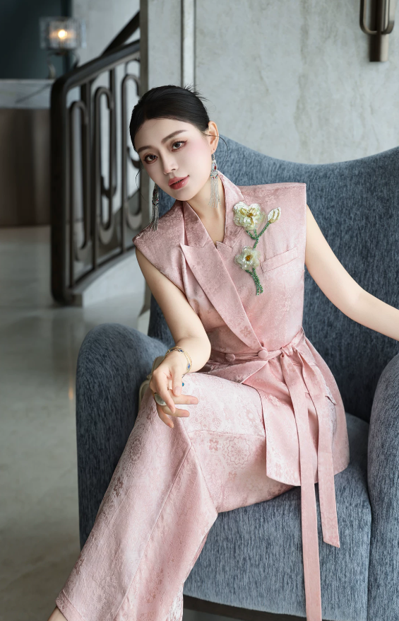 2027 New Women's Business Suit Set — Statement Blazer & Long Chiffon Skirt